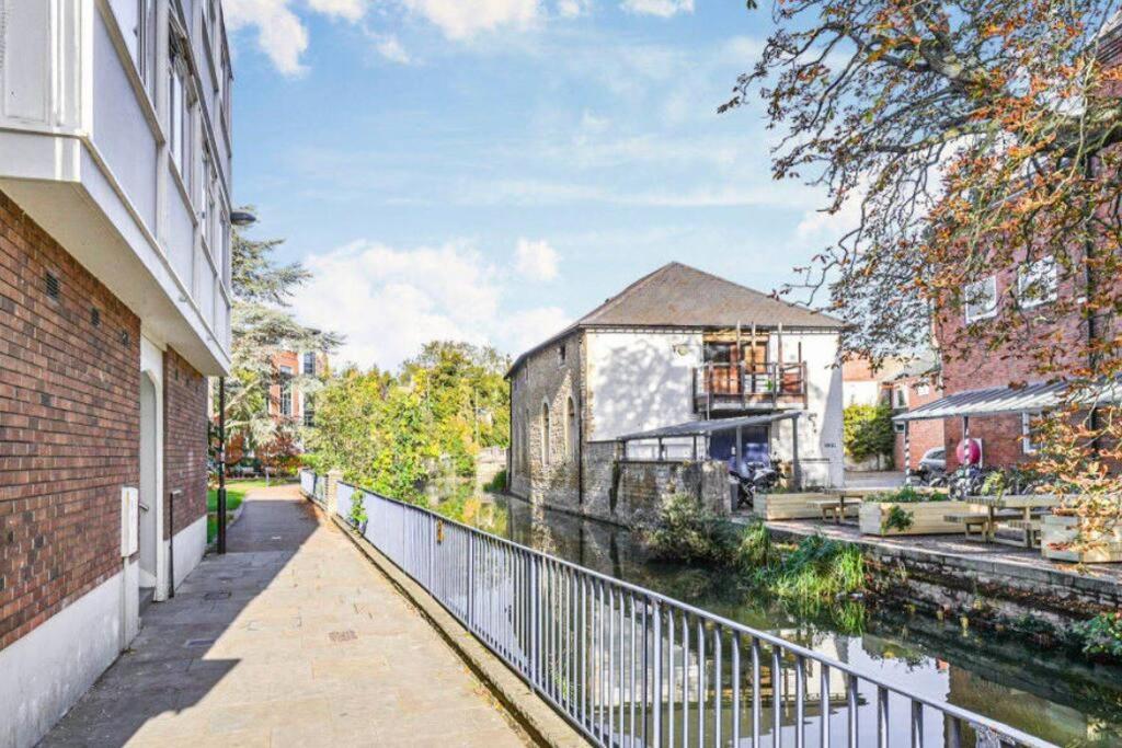 Apartment In The Heart Of The City Centre, Live Like A Local Oxford Exterior foto